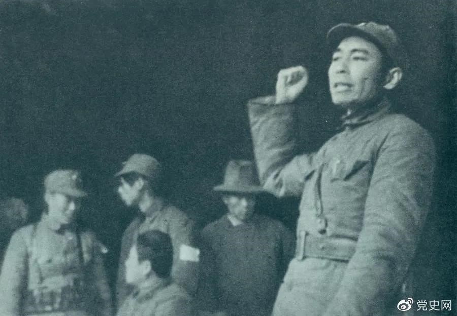 1939年2月23日，周恩來到皖南新四軍軍部，傳達(dá)中央關(guān)于新四軍向北向敵后發(fā)展的方針。