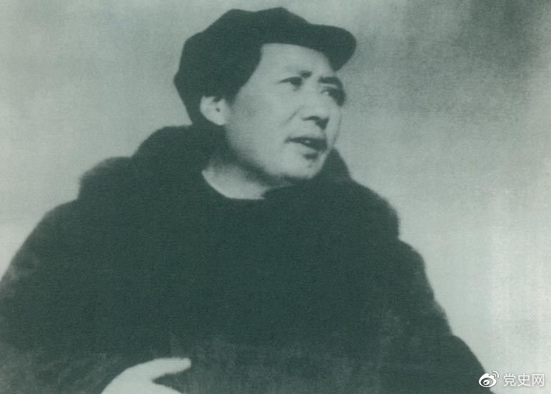 　　1949年3月23日，毛澤東率領中共中央機關離開西柏坡前往北平。出發(fā)時，他對周恩來說，今天是進京的日子，進京趕考去。我們決不當李自成，我們都希望考個好成績。