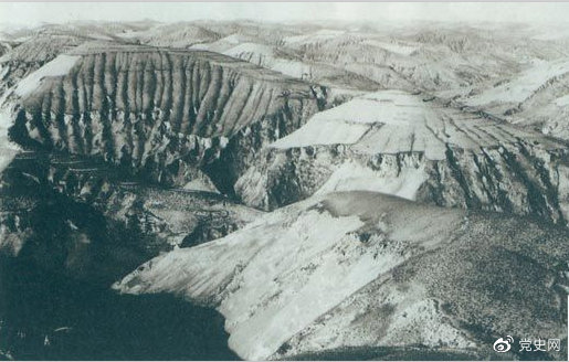 1947年4月14日，西北野戰(zhàn)兵團(tuán)取得了羊馬河戰(zhàn)役的勝利。圖為羊馬河戰(zhàn)役戰(zhàn)場。