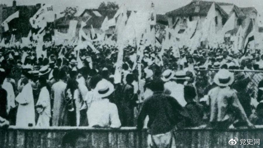 1925年5月30日，上海爆發(fā)了反帝愛(ài)國(guó)的五卅運(yùn)動(dòng)，掀起了全國(guó)范圍大革命高潮。