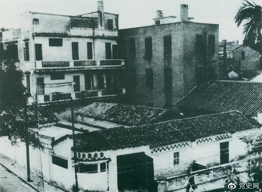 　　1923年6月12日至20日，中國(guó)共產(chǎn)黨在廣州東山恤孤院路后街31號(hào)（今恤孤院路3號(hào)）召開第三次全國(guó)代表大會(huì)，圖為大會(huì)舊址。